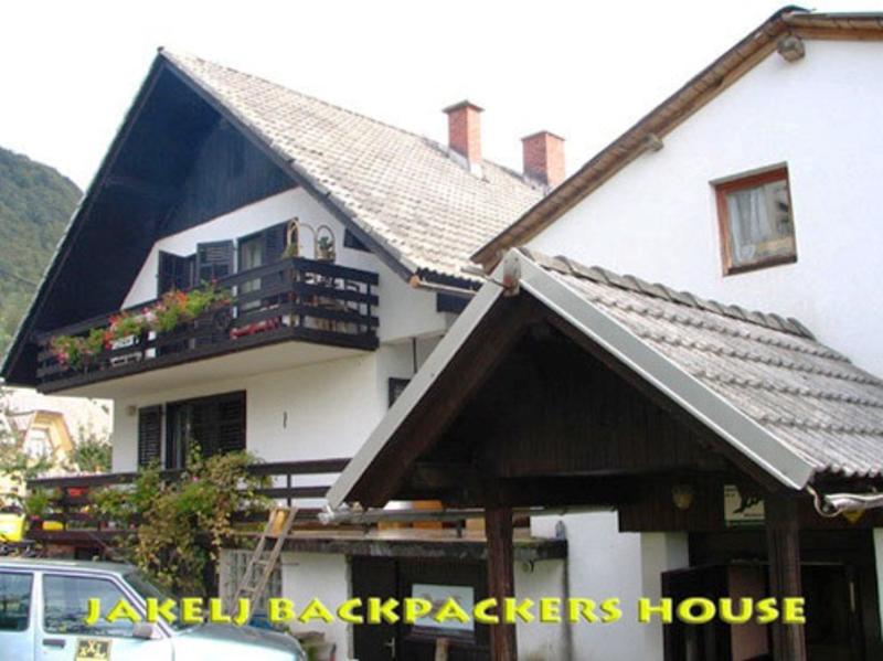 Jakelj Backpackers House  0