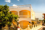 Bella Vista Beach Hotel - Image 1