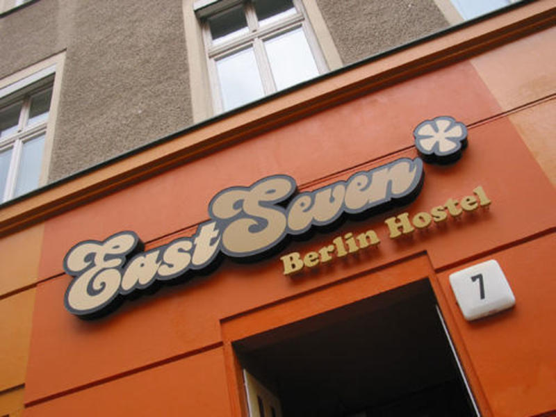 EastSeven Berlin Hostel  0