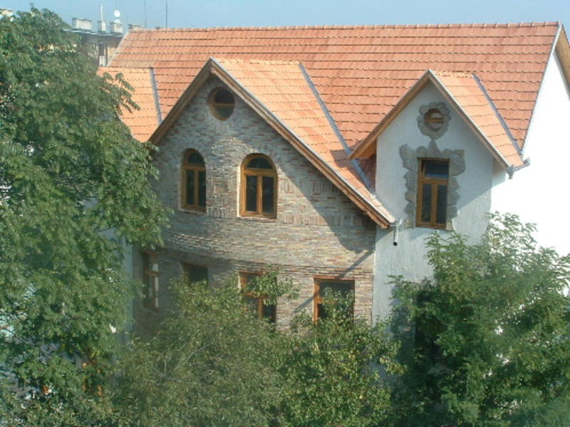 Hungaria Guesthouse  0