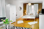 Old Town Apartment House - Image 6