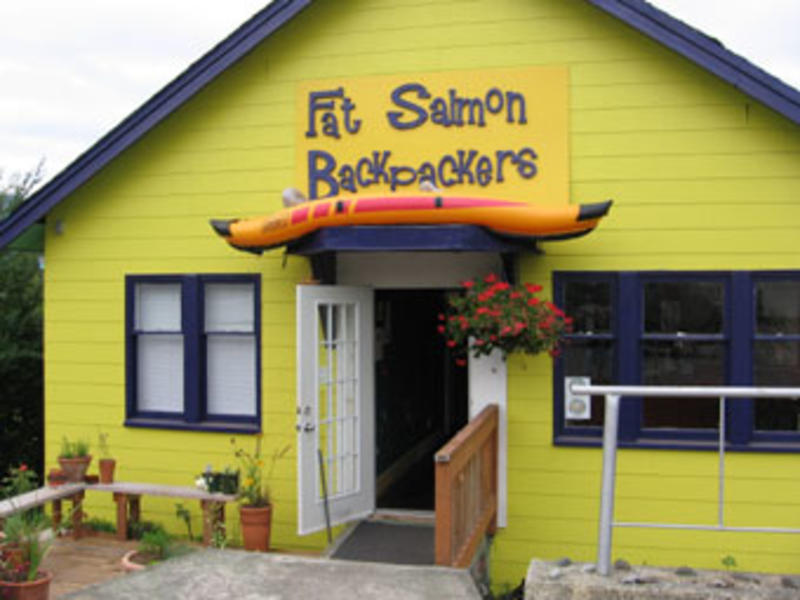 Fat Salmon Backpacker's Hostel  0