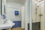 Travellers Beach Hostel - Image 8