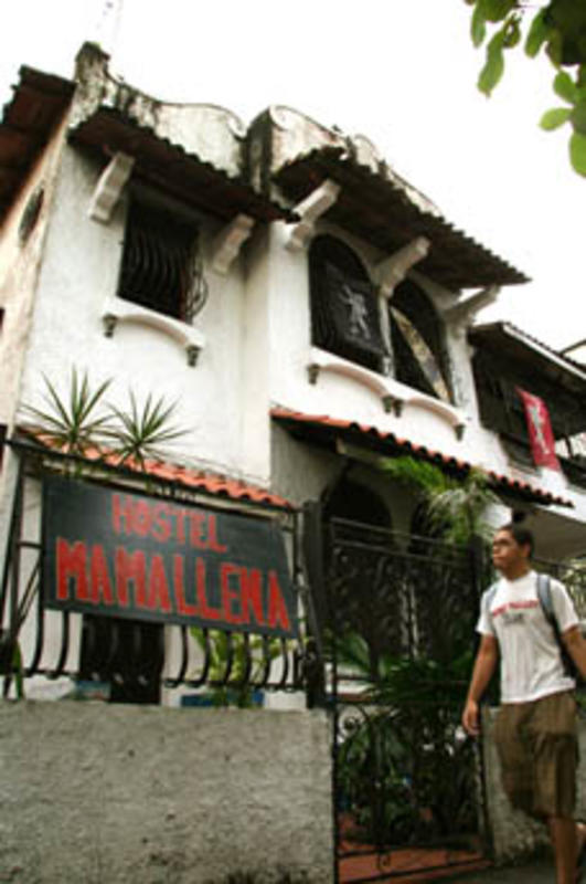 Mamallena Backpackers  0