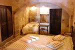 Photos of Traveller's Cave Pension