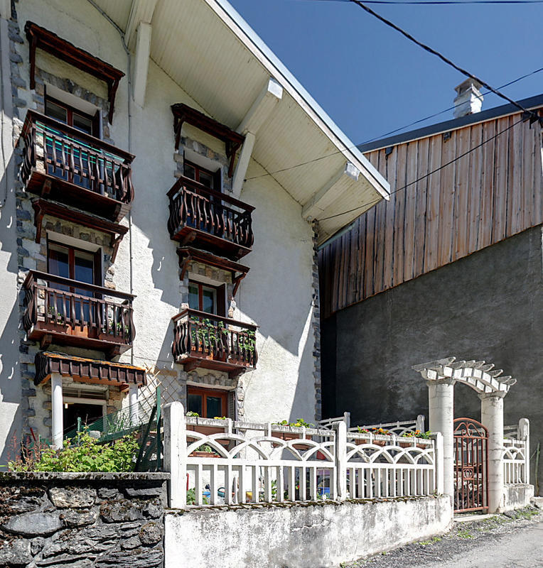 Maison des Quatre Balcons (Ski Hostel)  0