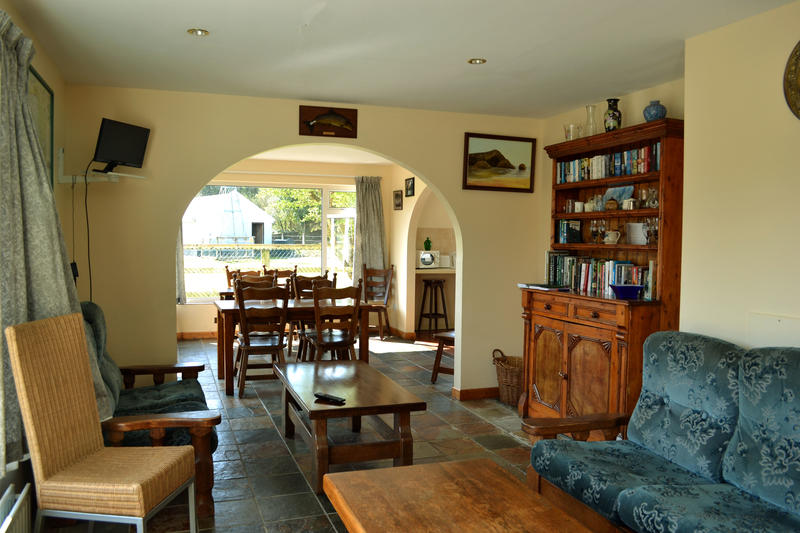 Oughterard Holiday Hostel & Angling Center  3
