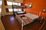 Alice Springs YHA - Image 2