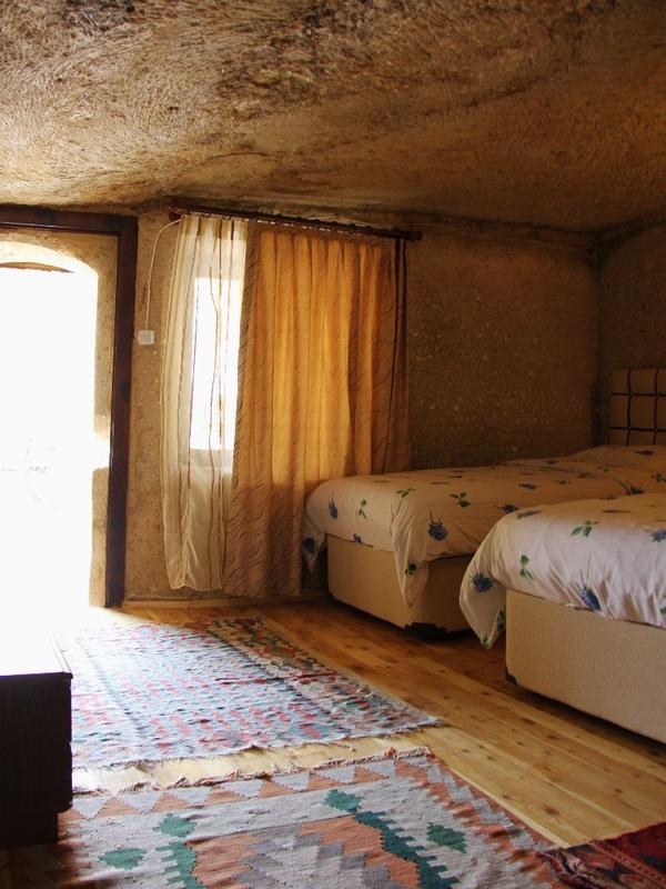 Nomad Cave Hostel  3
