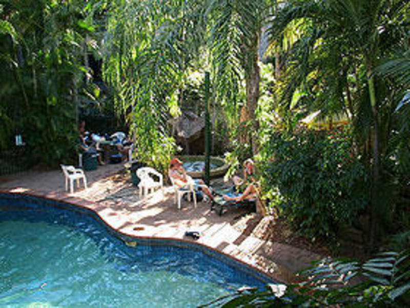 Frogshollow Lodge & Backpackers  1