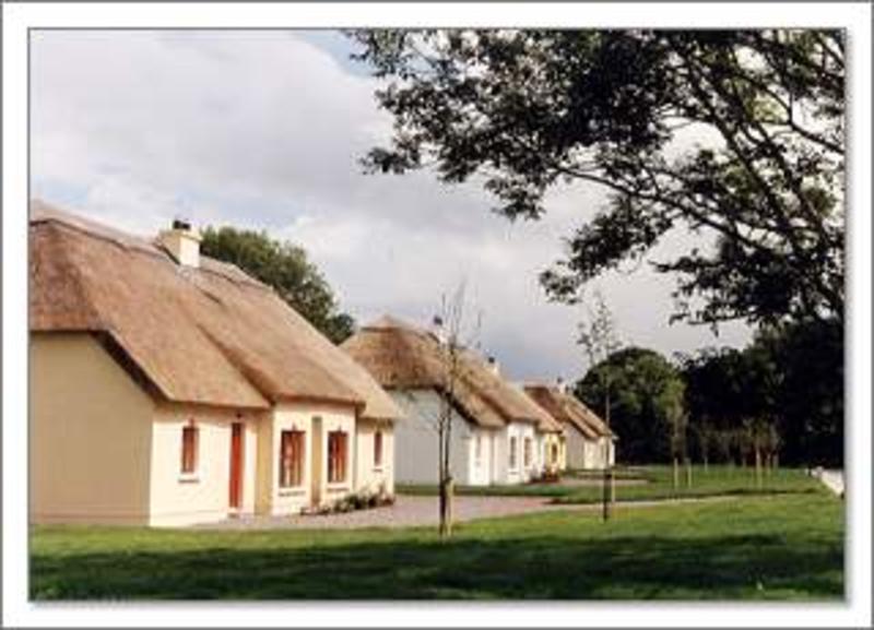 Old Killarney Cottages  0