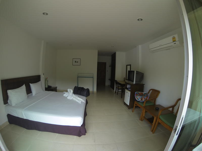 Karon Living Room Hotel  2