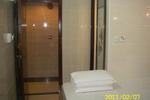 Maple Leaf Guesthouse - Image 4
