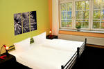 Singer109 - Backpacker Apartment Hostel - Image 3