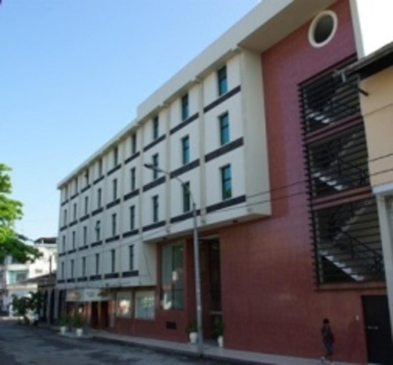 Victoria Regia Hotel & Suites  0