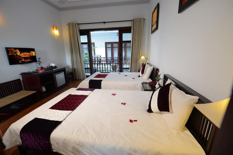 Phuong Nam Hotel & Villa  0