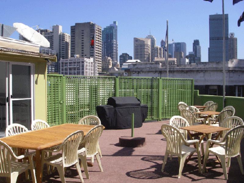 the-strand-hotel-sydney-australia-youth-hostels-99-william-st