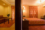 Dellas Boutique Hotel - Image 4