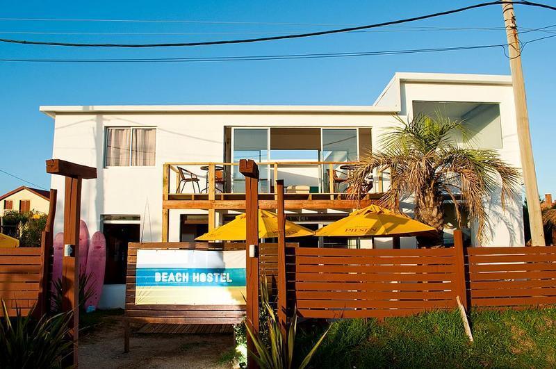 Balconada Beach Hostel  0