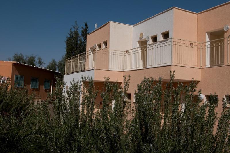 Arad Youth Hostel & Guest House  1