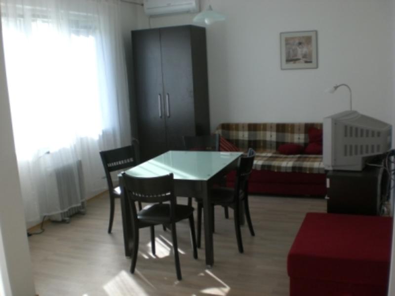 Quiet apartment in central Varna  0