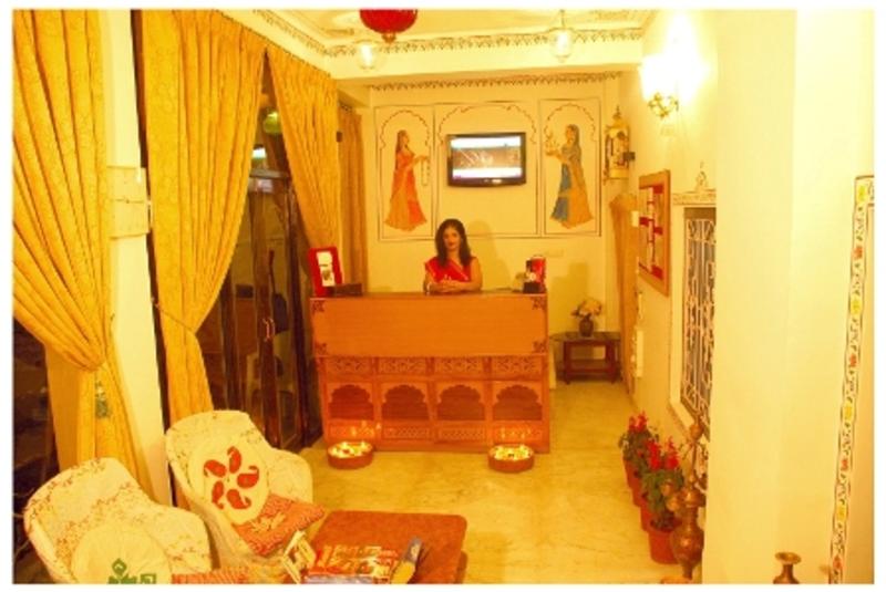Hotel Mandiram Palace  0
