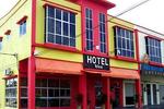 Wau Hotel & Cafe