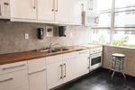 Deco Walk Hostel - Image 4