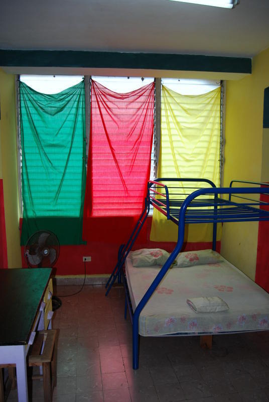 Miami Mikes Backpackers Hostel  3