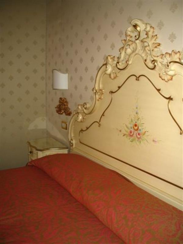 Locanda Al Leon: Locanda Al Leon: Image # 1: veneto: venice italy bed & breakfasts venice