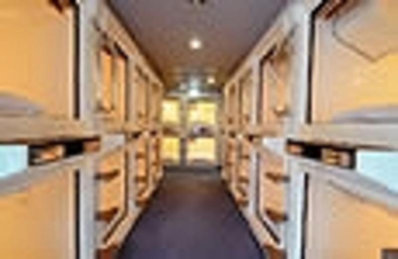 Capsule Hotel Kobe Sannomiya  0