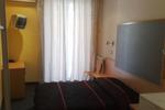 Modern Waikiki Hotel - Image 7