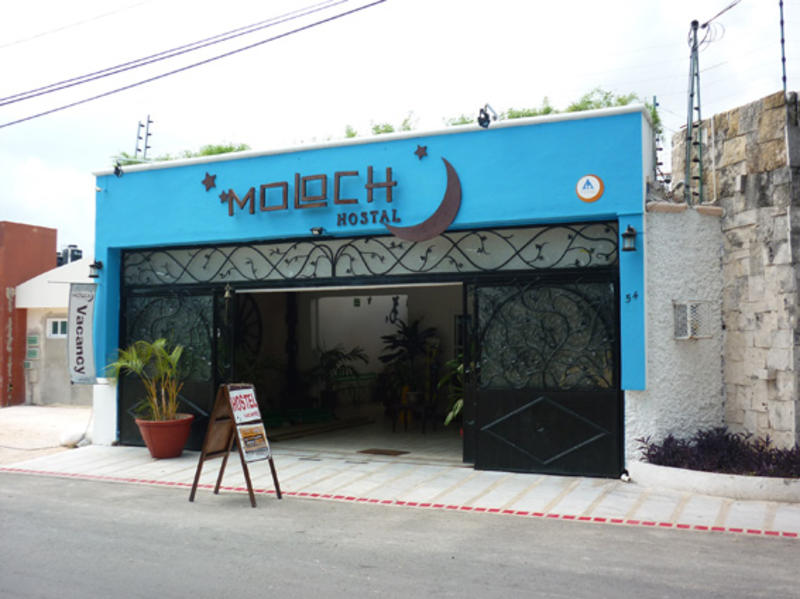 Moloch Hostel  0