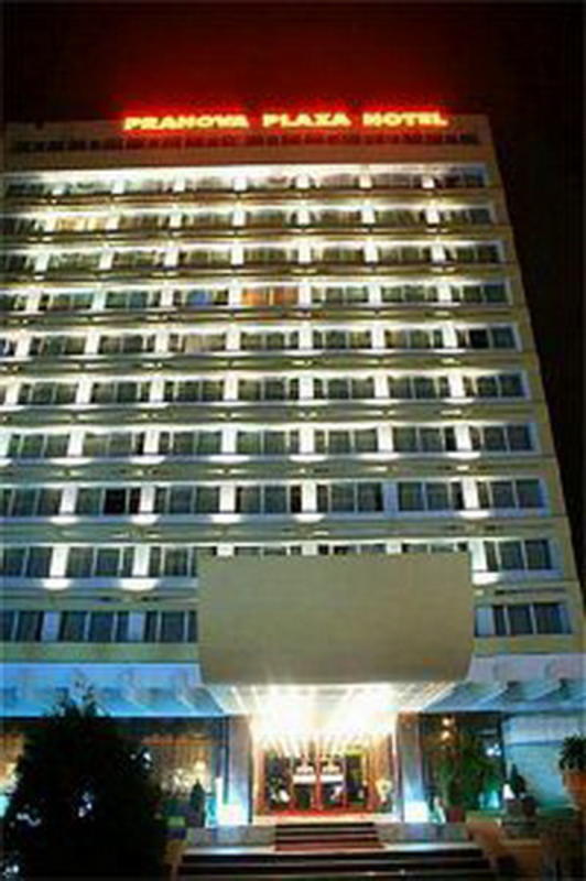 Prahova Plaza Hotel  0