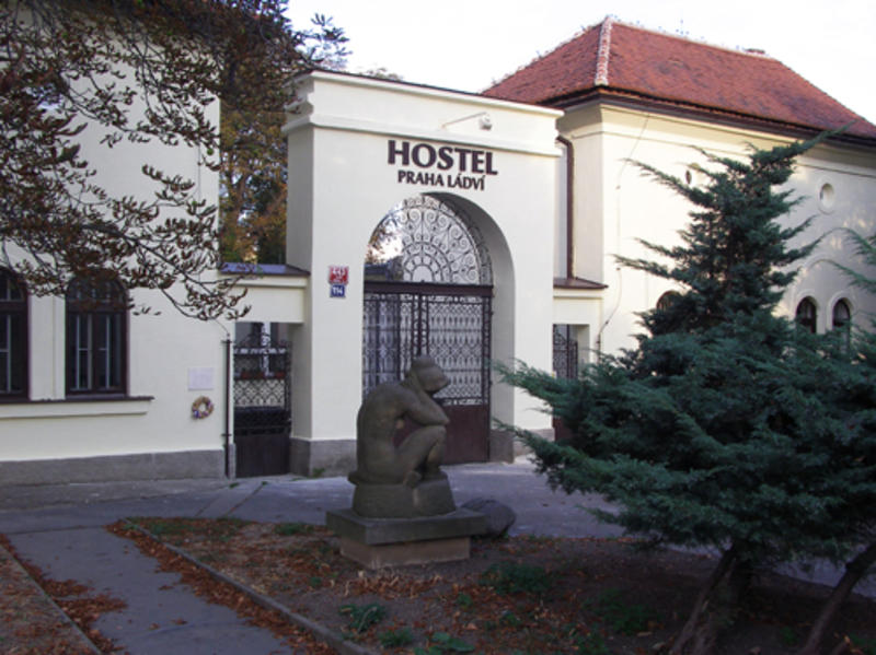 Hostel Praha Ládví  0