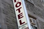 Hotel Ste-Catherine - Image 6