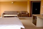 Oxford Inns & Suites - Image 4