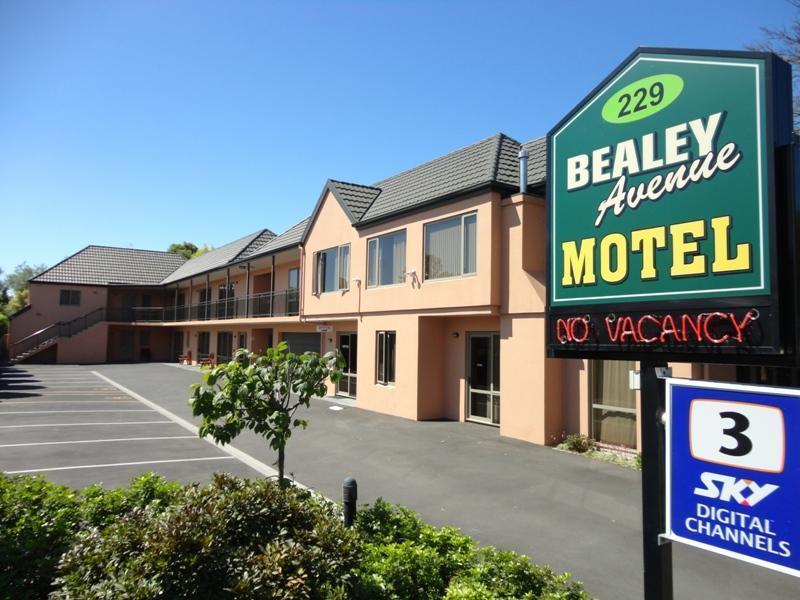 Bealey Avenue Motel  0