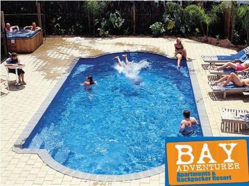 Bay Adventurer Apartments and Backpackers Resort  0