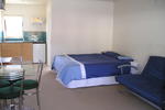 Bay Adventurer Apartments and Backpackers Resort - Image 4