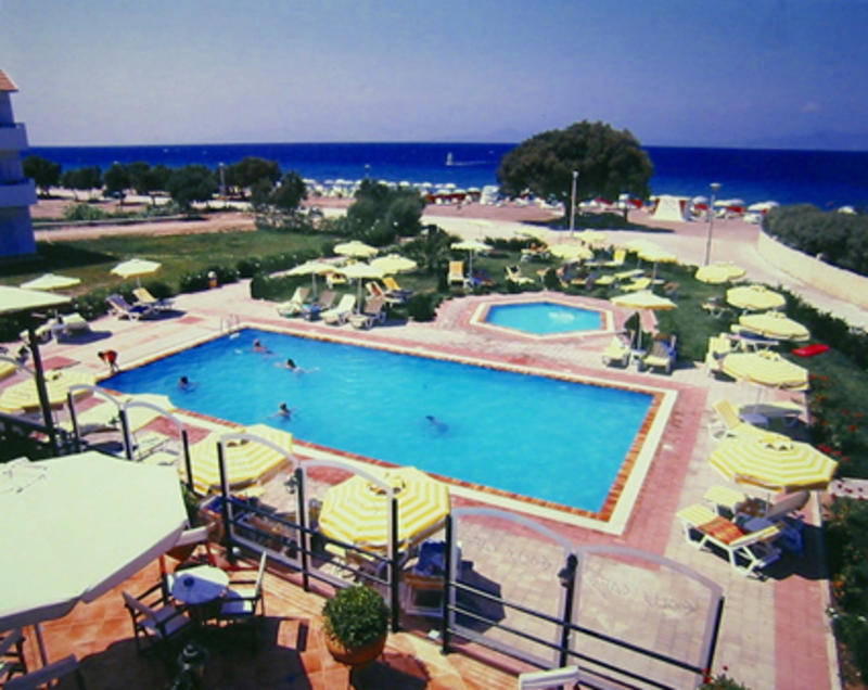 Pylea Beach Hotel  0