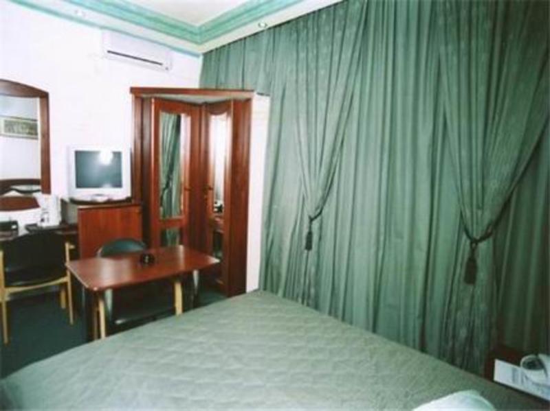 Relax Comfort Suites Hotel  2