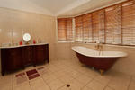 Foreign Exchange Accommodation - The Avenue - Image 10