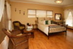 Afro-Chic Guest House - Image 7
