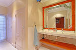 Forty8 Backpackers Hotel - Image 4