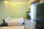 Manos Studios Hotel - Image 8