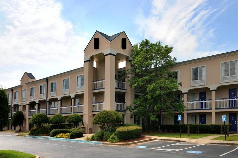Norcross Inn and Suites  0