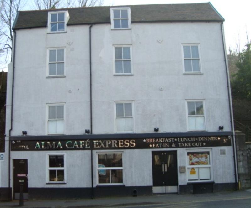 Hostel Alma & Cafe Express  0