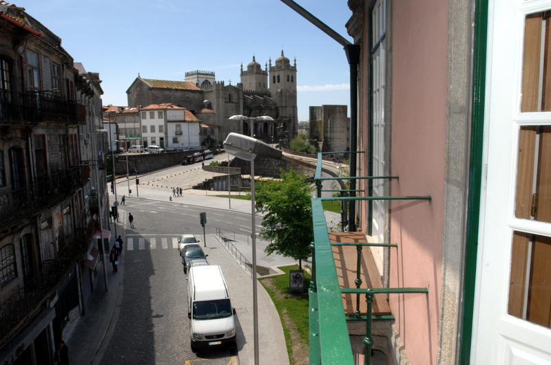 Porto Cathedral Apartment  3