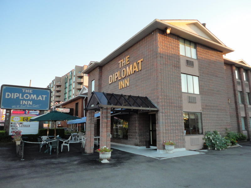 The Diplomat Inn  0